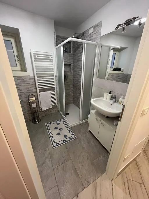 J Apartment Villa d'Allegno Италия
